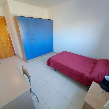 Amplio Piso De 3 Con Balcon Y Aparcamiento - Alborania