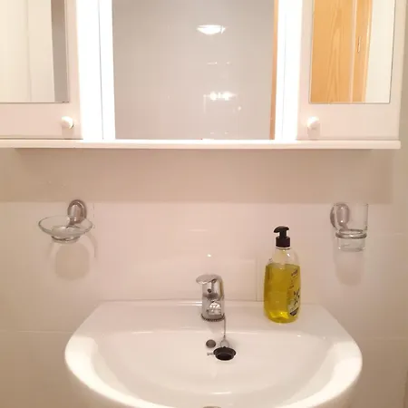 Amplio Piso De 3 Con Balcon Y Aparcamiento - Alborania *