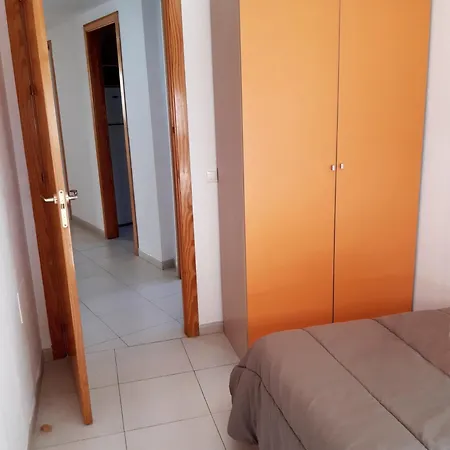 Amplio Piso De 3 Con Balcon Y Aparcamiento - Alborania Apartment