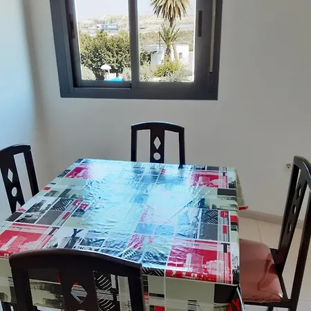 Amplio Piso De 3 Con Balcon Y Aparcamiento - Alborania *